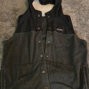Columbia vest